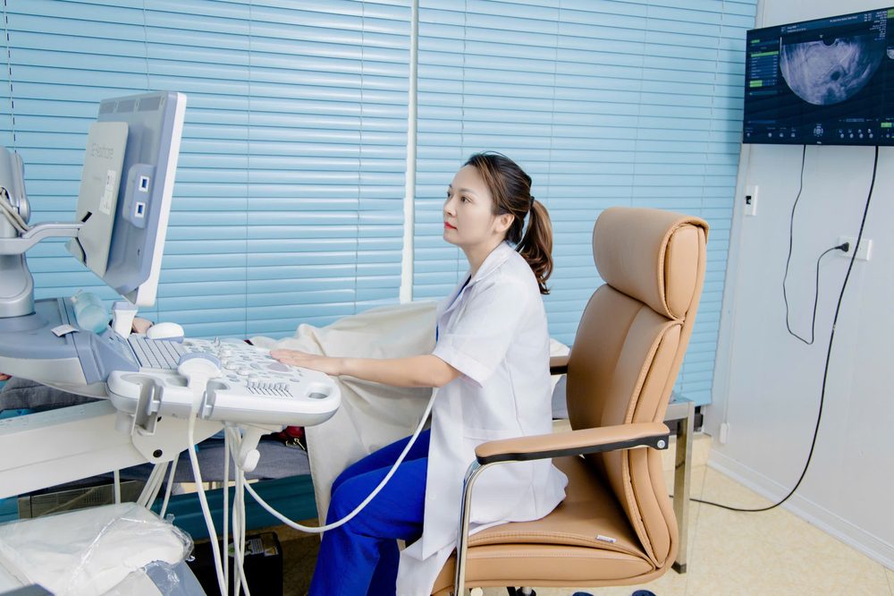 Phòng siêu âm của phòng khám Tâm Phúc với máy móc hiện đại